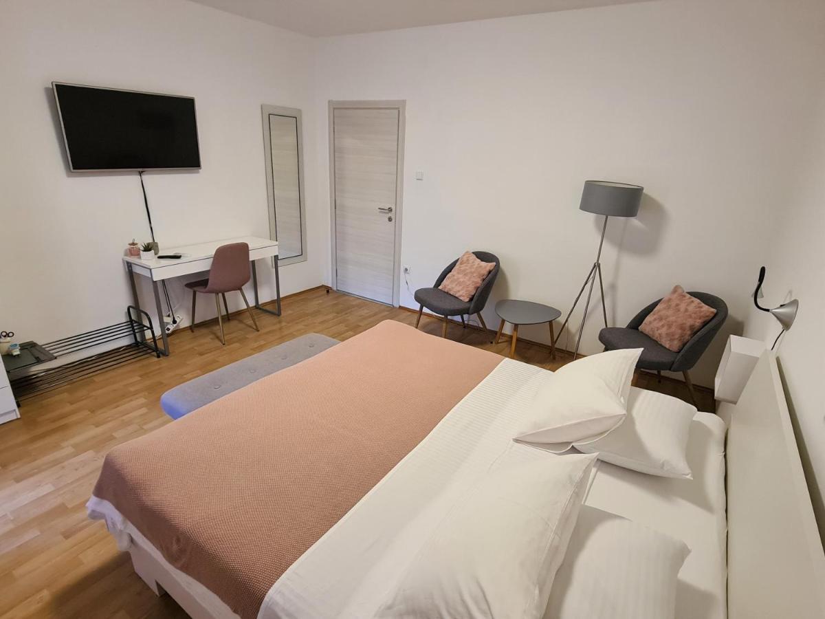 Apartments & Rooms Tom เมดูลิน ภายนอก รูปภาพ