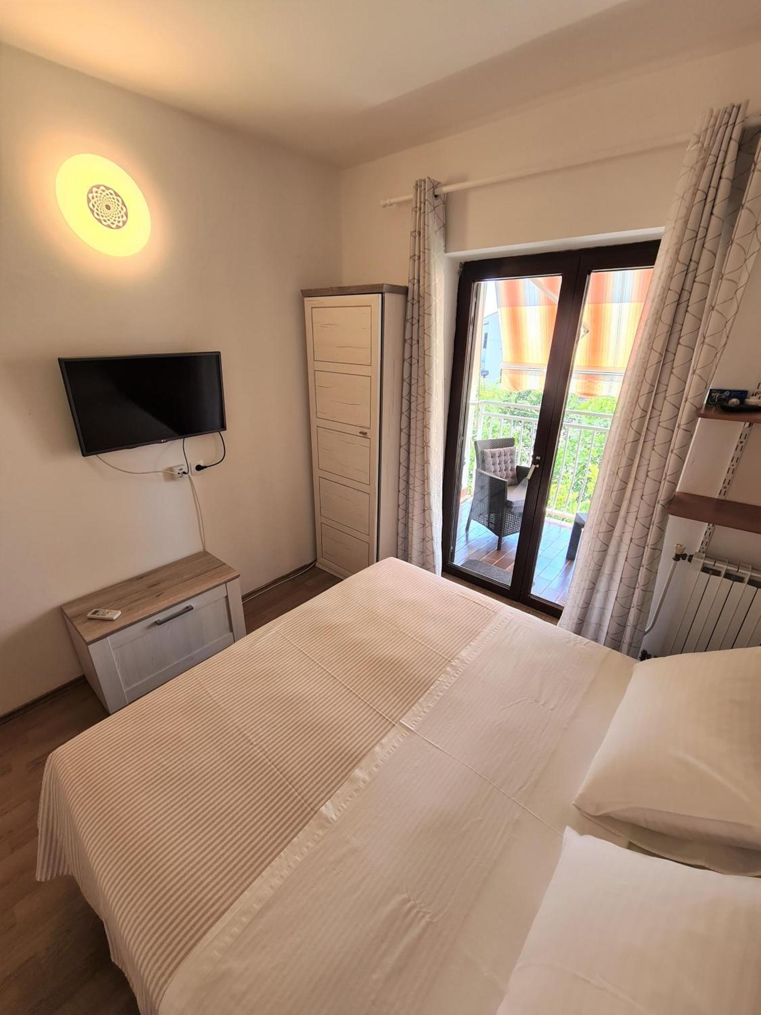 Apartments & Rooms Tom เมดูลิน ภายนอก รูปภาพ